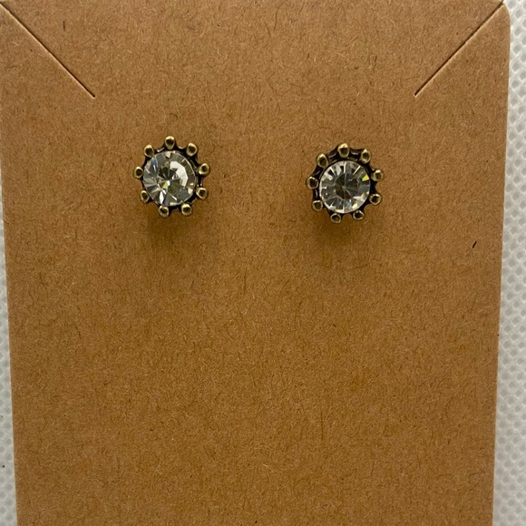 Elegant Gold and Silver Stud Earrings - Picture 3 of 3